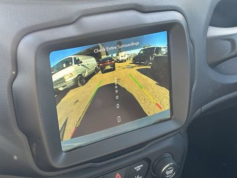 Certified 2023 Jeep Renegade Latitude image 6