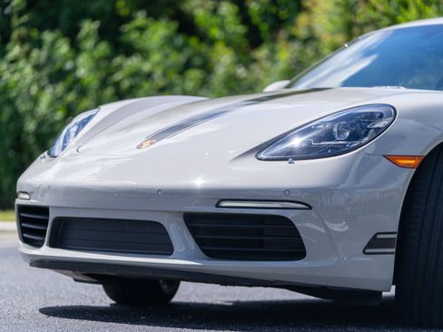Used 2025 Porsche 718 Cayman RWD image 37