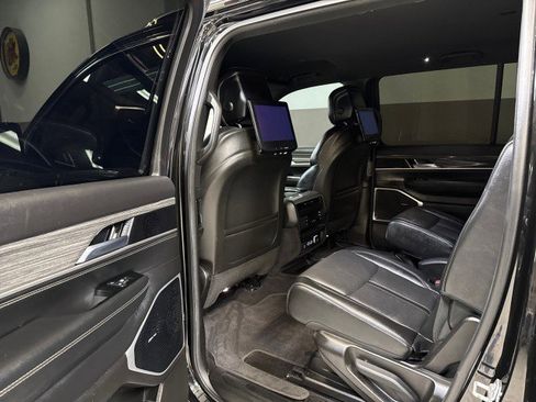 Used 2022 Jeep Wagoneer Series III w/ Rear Seat Video Group 1 image 35