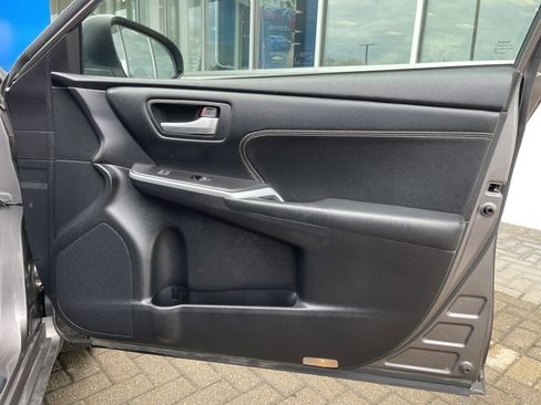 Used 2015 Toyota Camry XLE image 30