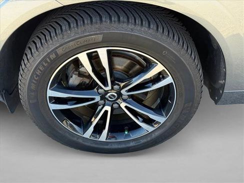 Used 2020 Volvo XC60 T5 Momentum image 24