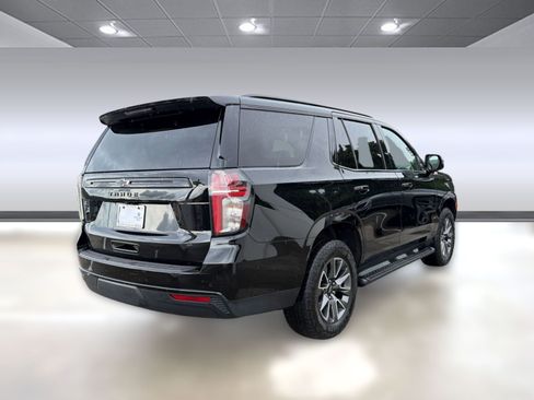 Used 2024 Chevrolet Tahoe Z71 w/ Luxury Package AWD/4WD image 7