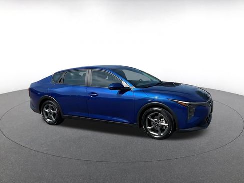 Used 2025 Kia K4 FWD image 2