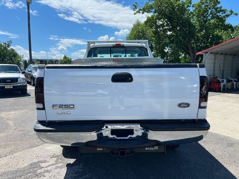 Used 2005 Ford F250 XLT AWD/4WD image 7
