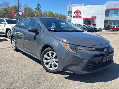 Used 2025 Toyota Corolla LE FWD image 1