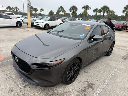 Used 2021 MAZDA MAZDA3 s FWD image 2