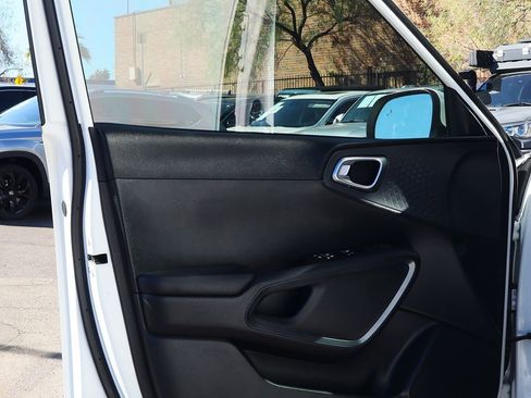 Used 2021 Kia Soul S image 37