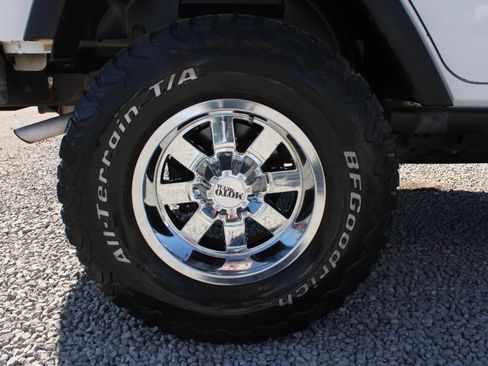 Used 2015 Jeep Wrangler Unlimited Rubicon AWD/4WD image 7