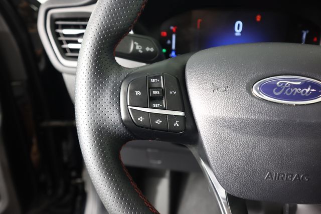 Certified 2024 Ford Escape ST-Line AWD/4WD image 39