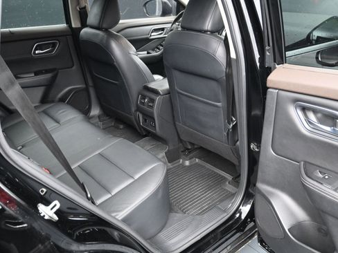 Used 2021 Nissan Rogue SL w/ Premium Package image 10