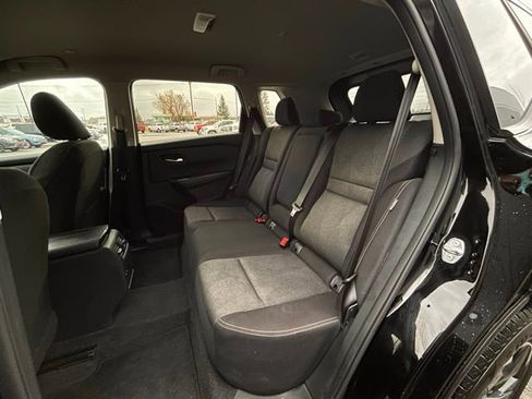 Used 2024 Nissan Rogue SV image 35