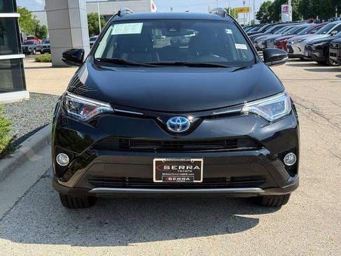 Used 2018 Toyota RAV4 Limited AWD/4WD image 8