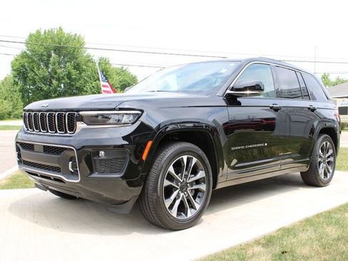 Used 2022 Jeep Grand Cherokee Overland AWD/4WD image 8