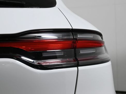 Used 2026 Porsche Macan S AWD/4WD image 13