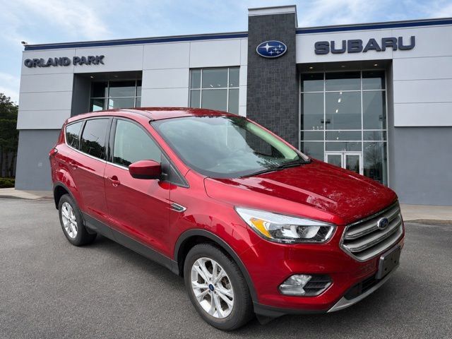 Used 2019 Ford Escape SE FWD image 1