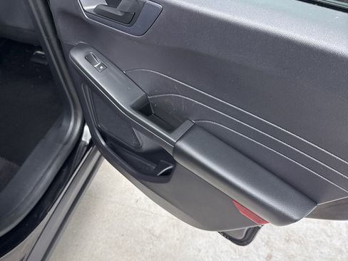 Certified 2022 Ford Escape SE w/ SE Sport Appearance Package image 35