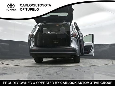 Used 2025 Toyota Sienna LE image 46
