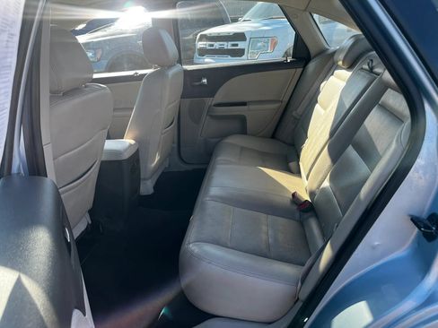 Used 2009 Ford Taurus Limited FWD image 11