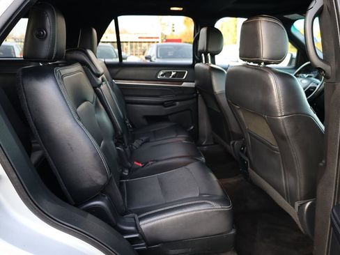 Used 2016 Ford Explorer Limited image 19