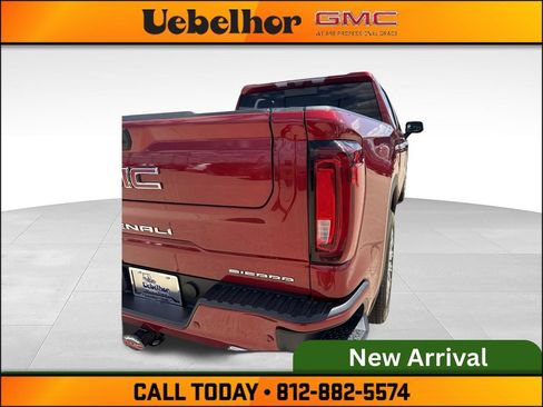 Used 2023 GMC Sierra 1500 Denali w/ Denali Reserve Package AWD/4WD image 9