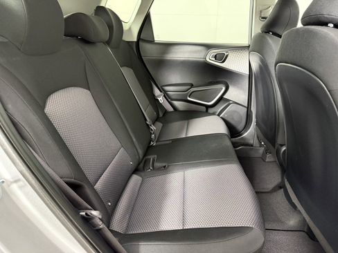 Used 2025 Kia Soul LX FWD image 13