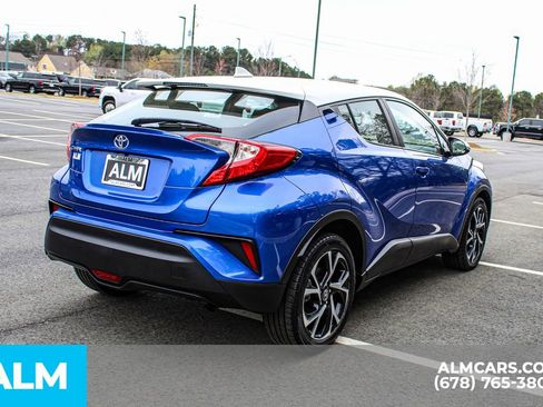 Used 2018 Toyota C-HR XLE image 5