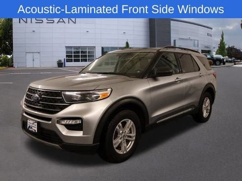 Used 2024 Ford Explorer XLT w/ Equipment Group 202A image 6