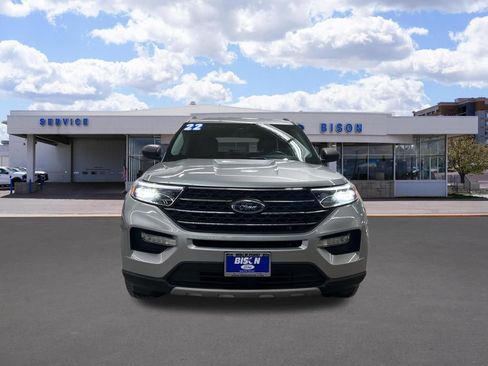 Used 2022 Ford Explorer XLT w/ Equipment Group 202A image 8