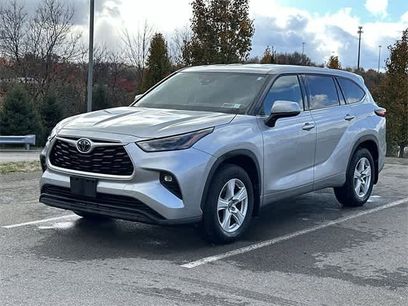 Used 2022 Toyota Highlander LE