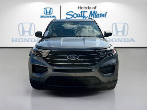Used 2021 Ford Explorer XLT image 2
