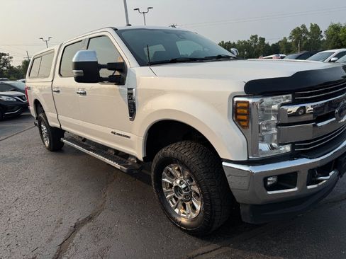Used 2018 Ford F250 Lariat w/ Lariat Ultimate Package AWD/4WD image 12