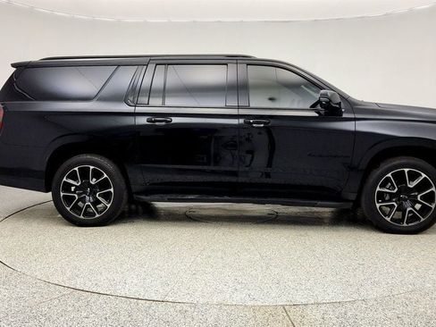 Used 2021 Chevrolet Suburban RST w/ Luxury Package image 4