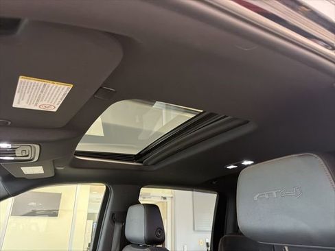 Used 2021 GMC Sierra 2500 AT4 image 2