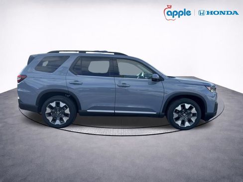New 2026 Honda Pilot Touring image 2