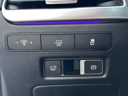 Used 2023 Hyundai Palisade Calligraphy image 32