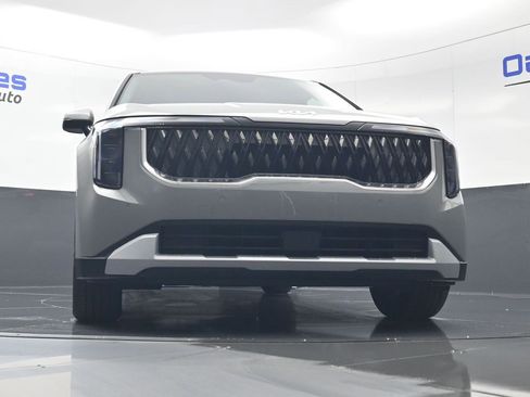 New 2026 Kia Carnival EX FWD image 41