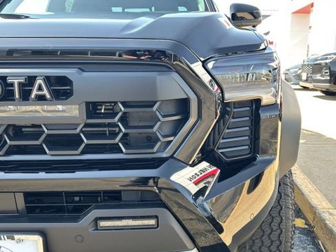 New 2026 Toyota Tacoma 4x4 Double Cab Hybrid image 3