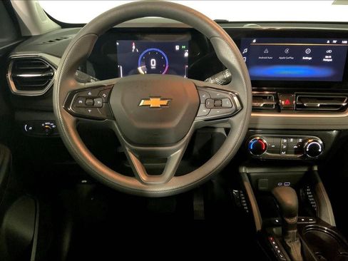 Used 2025 Chevrolet TrailBlazer LT AWD/4WD image 5