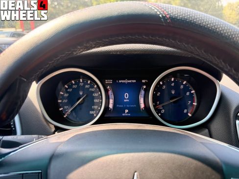 Used 2015 Maserati Ghibli RWD image 21