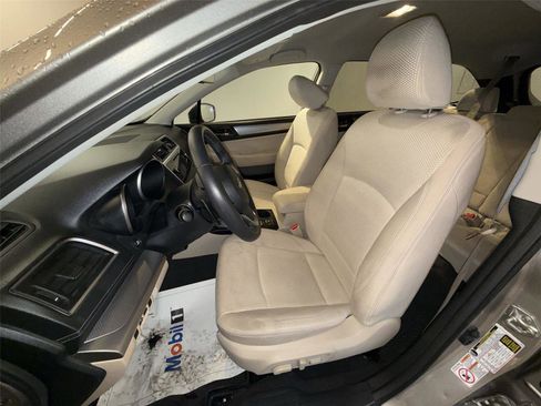 Used 2019 Subaru Outback 2.5i Premium image 13