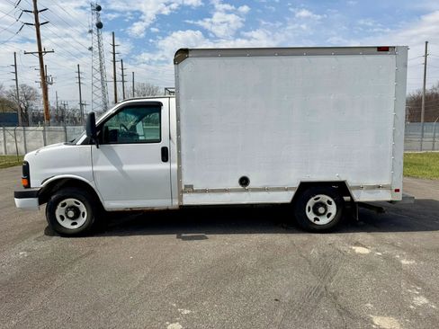 Used 2008 GMC Savana 3500 RWD image 8