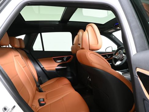 Used 2026 Mercedes-Benz GLC 300 4MATIC image 19