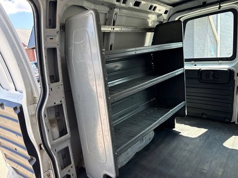 Used 2013 Chevrolet Express 2500 RWD image 13