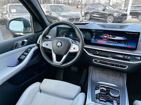 Certified 2024 BMW X7 xDrive40i w/ Premium Package image 24