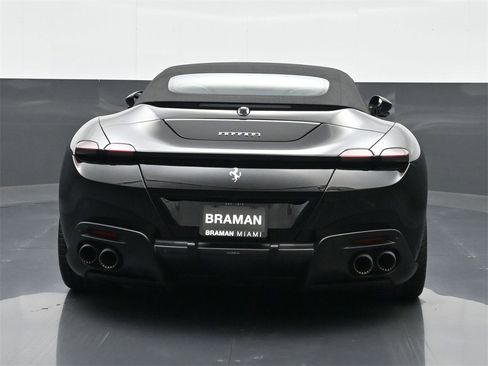 Used 2024 Ferrari Roma Spider image 16