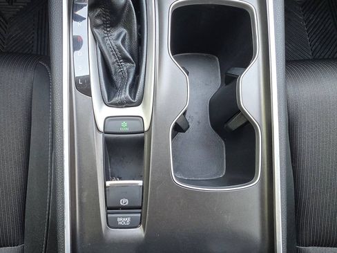 Used 2018 Honda Accord EX image 28