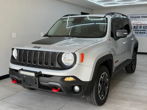 Used 2016 Jeep Renegade Trailhawk w/ Premium Trailhawk Package AWD/4WD image 1