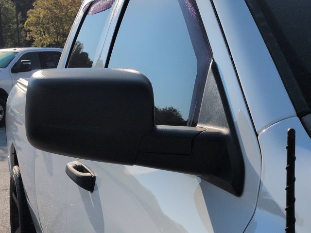 Used 2017 RAM 1500 Express RWD image 11