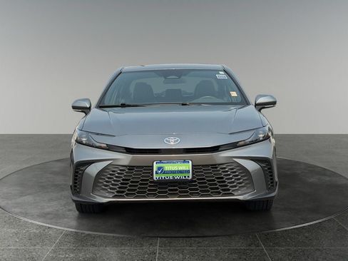 Used 2025 Toyota Camry SE FWD image 2