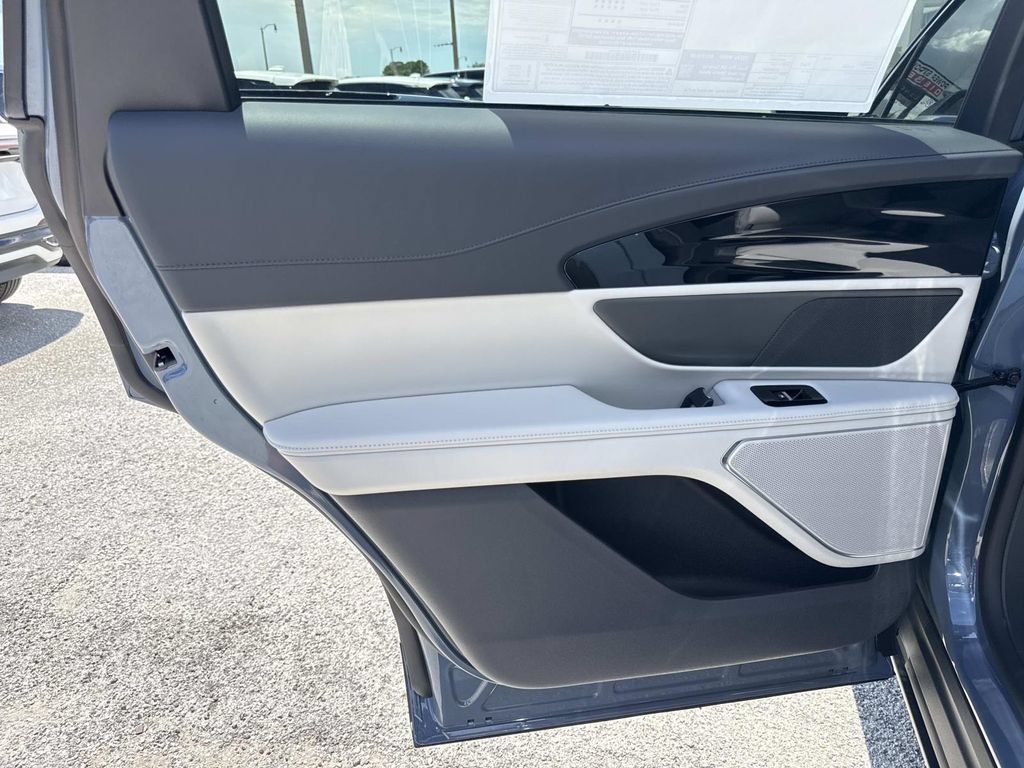 New 2026 Lincoln Nautilus Premier AWD/4WD image 13